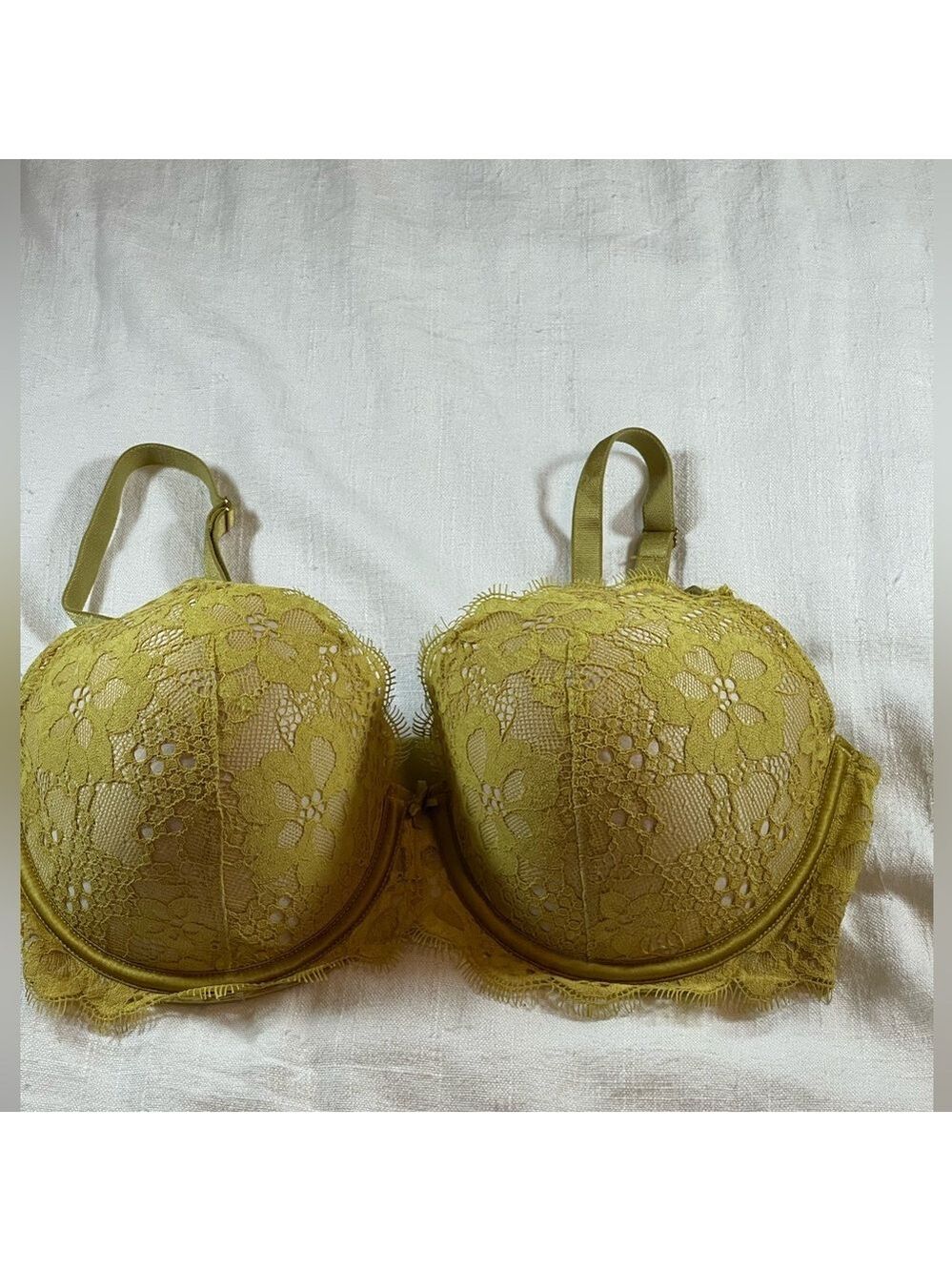 Victoria's Secret Dream Angels lined demi bra Sz 34 DD Yellow Lace Adjustable